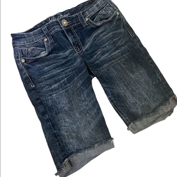 Ariya Bling Embroidered Bermuda Jean Junior Denim Shorts Sz 5/6 - Picture 1 of 16
